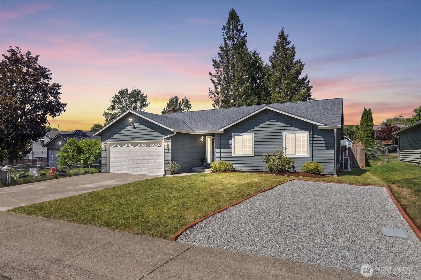 Property Photo:  19750 SE 263rd Place  WA 98042 