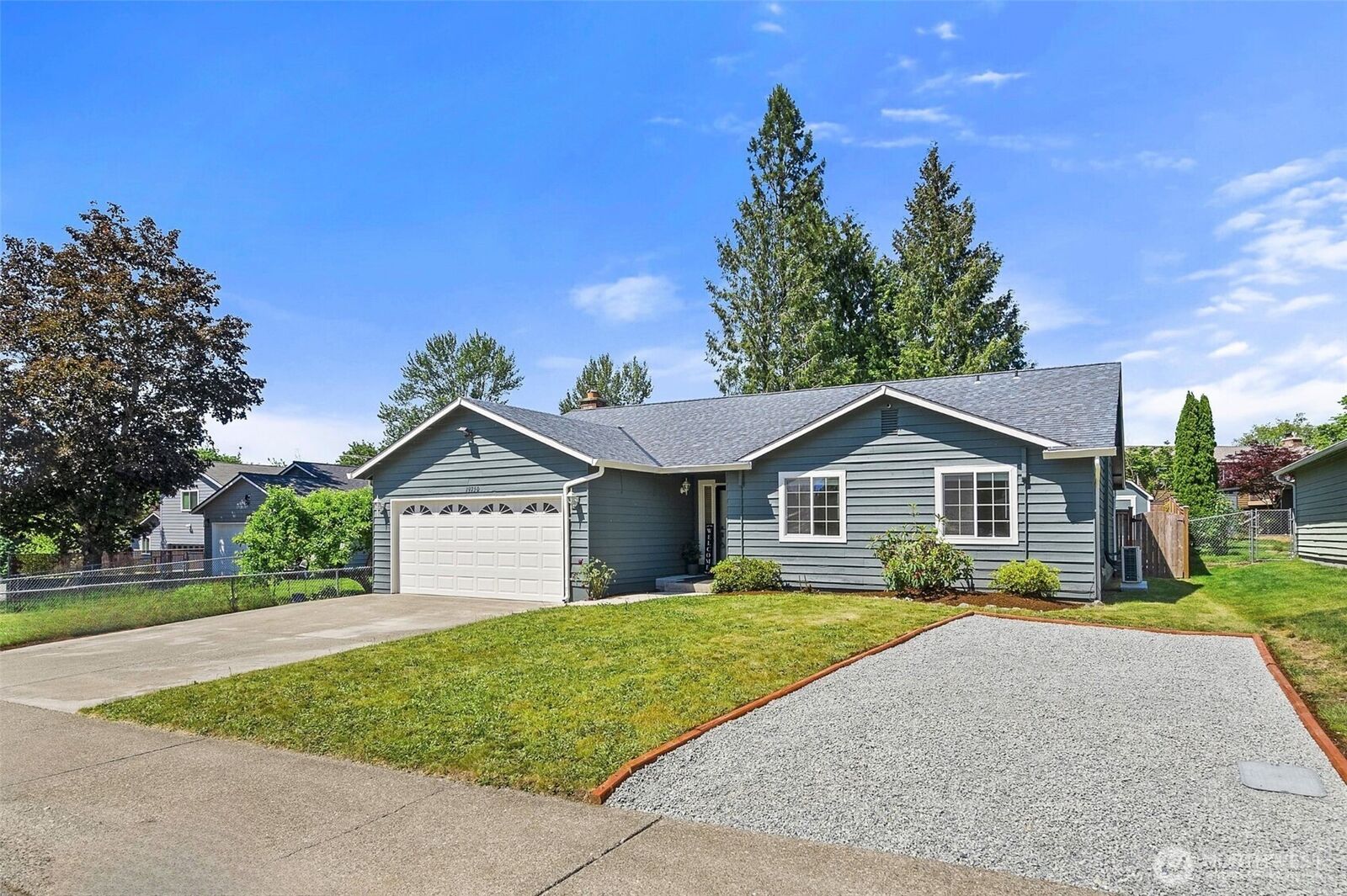 Property Photo:  19750 SE 263rd Place  WA 98042 