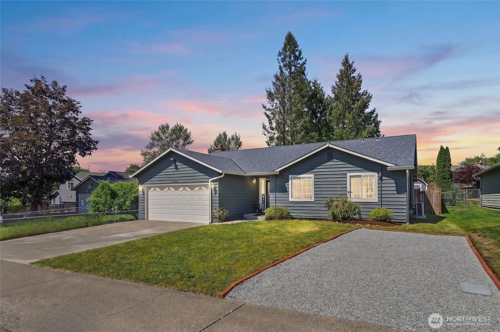 Property Photo: 19750 SE 263rd Place WA 98042