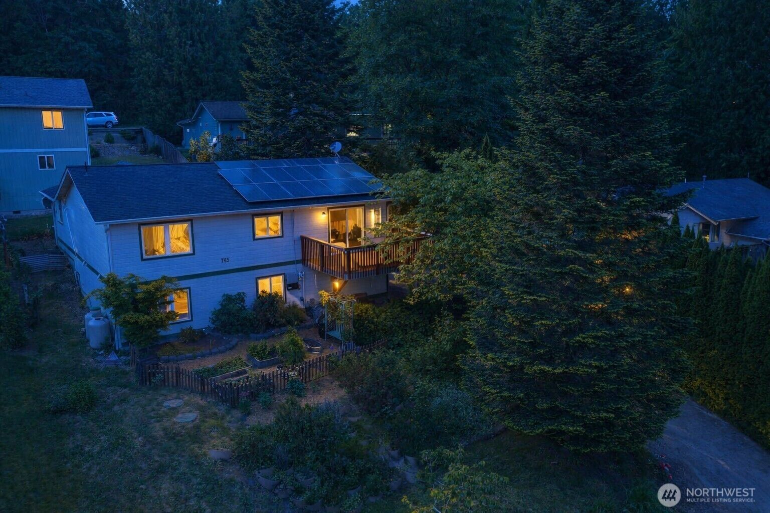 Property Photo:  765  Summerset Way  WA 98284 