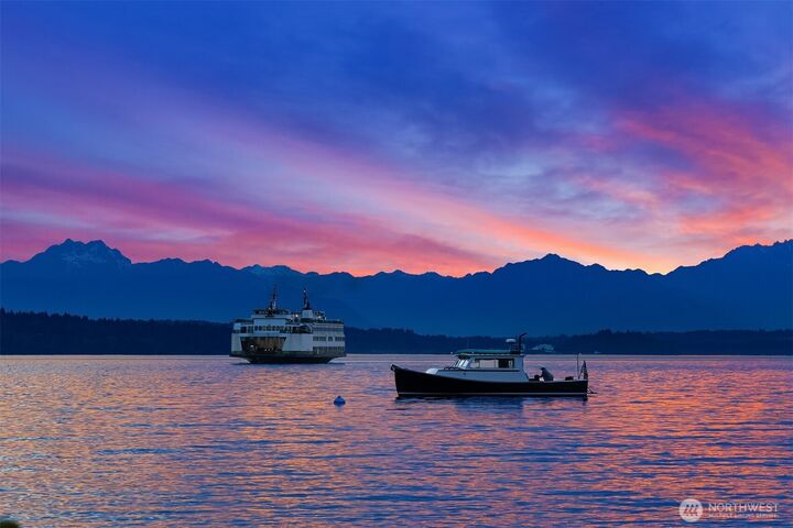 Property Photo:  8917  Fauntleroy Way SW  WA 98136 