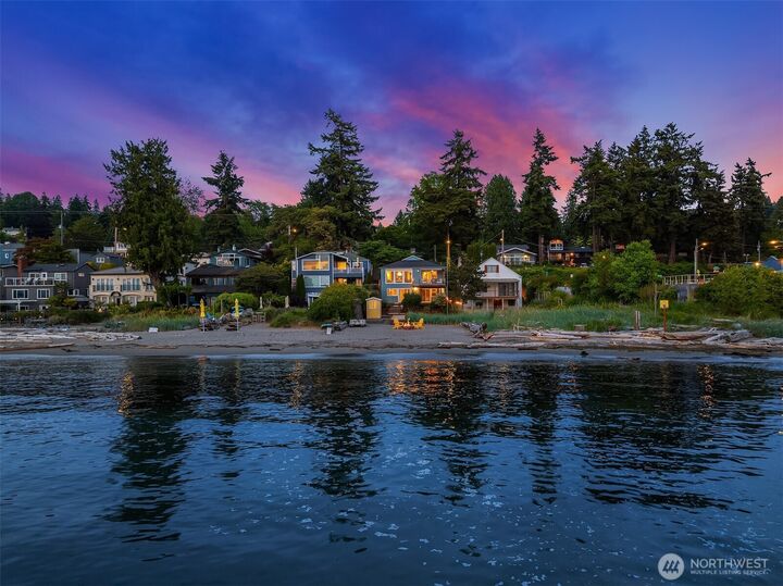 Property Photo: 8917 Fauntleroy Way SW WA 98136