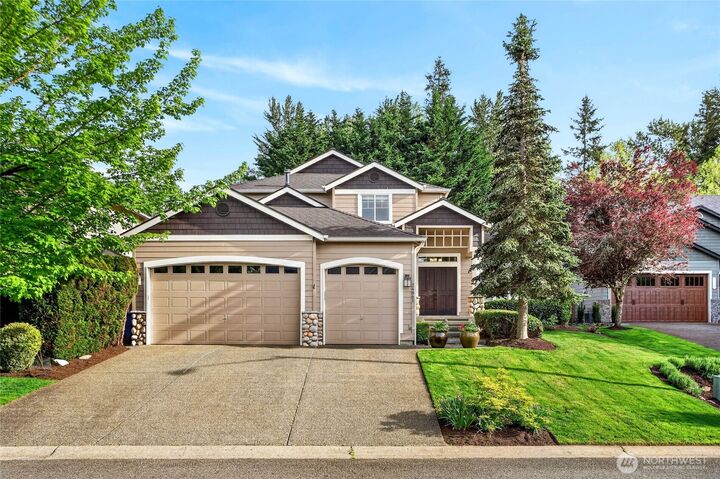 Property Photo:  24861 NE 1st Place  WA 98074 
