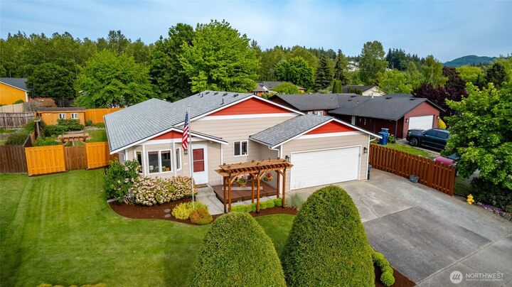 Property Photo:  1004 S 28th Street  WA 98274 