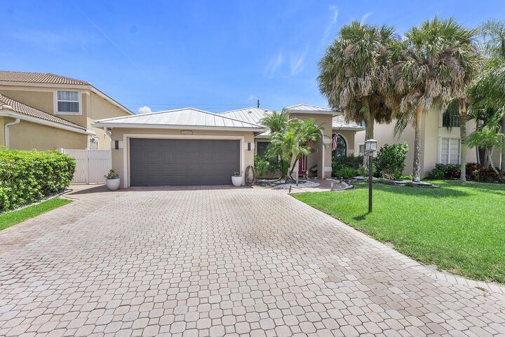 Property Photo:  12328 Saint Simon Drive  FL 33428 