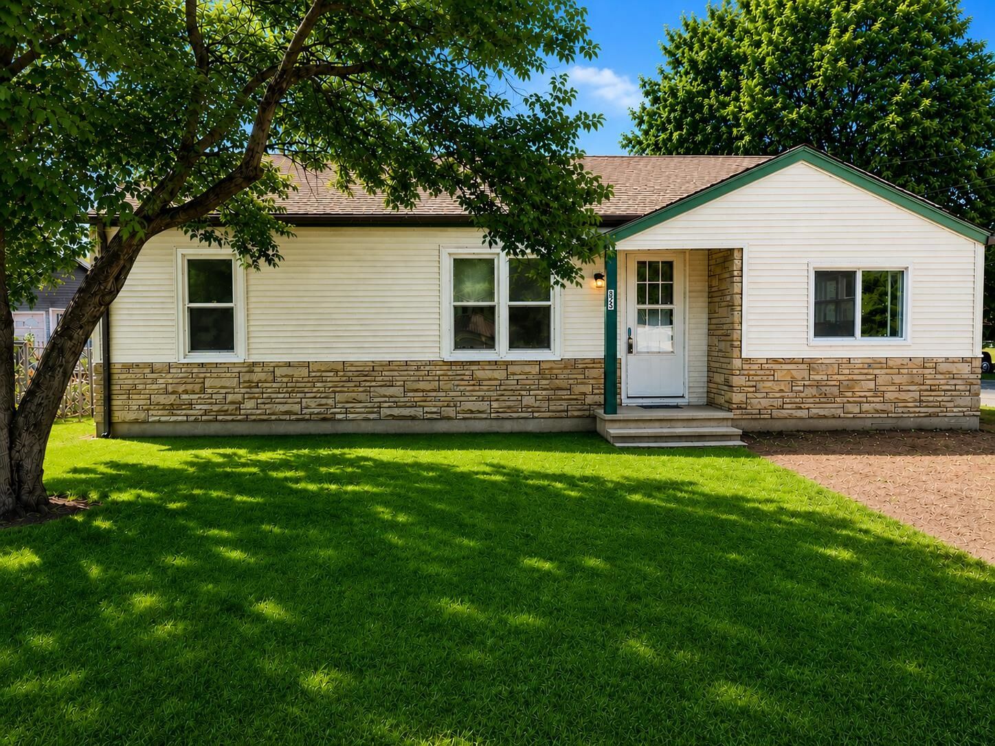 Property Photo:  825 W 33rd N.  KS 67204 