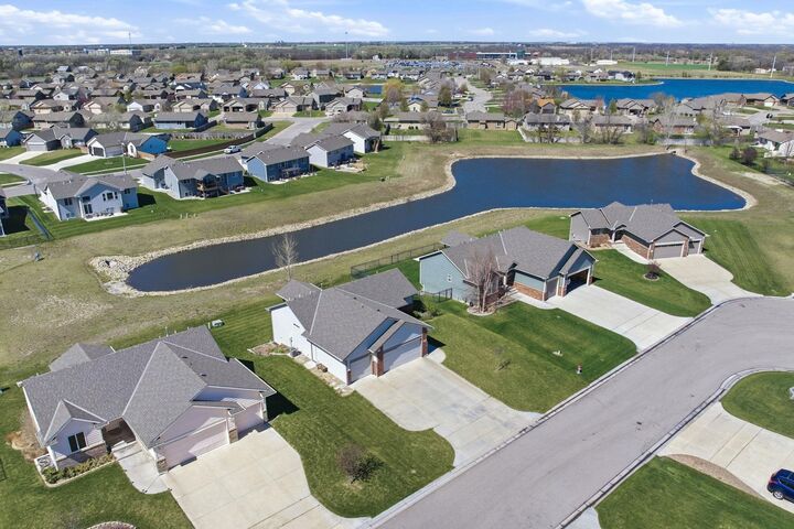 Property Photo: 1709 N Thoroughbred Cir KS 67235