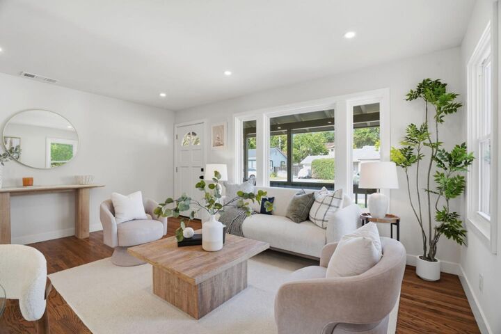 Property Photo:  218 North Murphy Avenue  CA 94086 