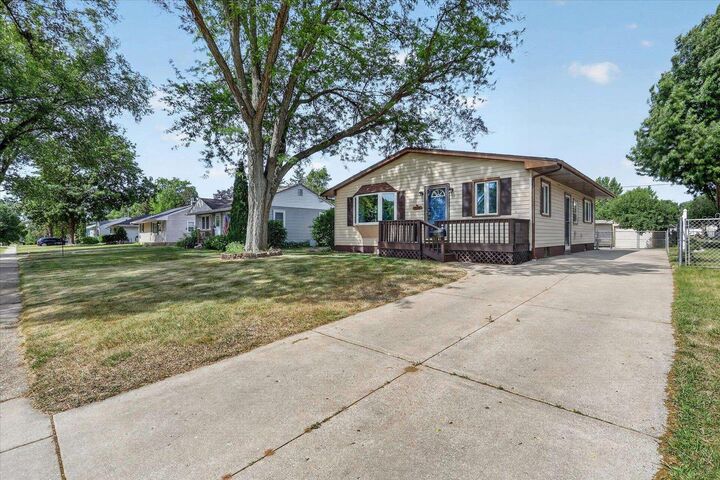 Property Photo:  1804 Grant Street  WI 53511 