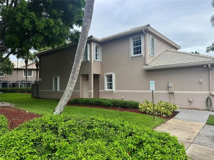 Property Photo:  1801 Salerno Cir 1801  FL 33327 