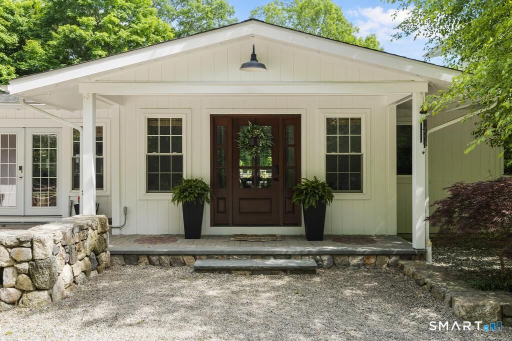 Property Photo:  23 Laurel Lane  CT 06897 