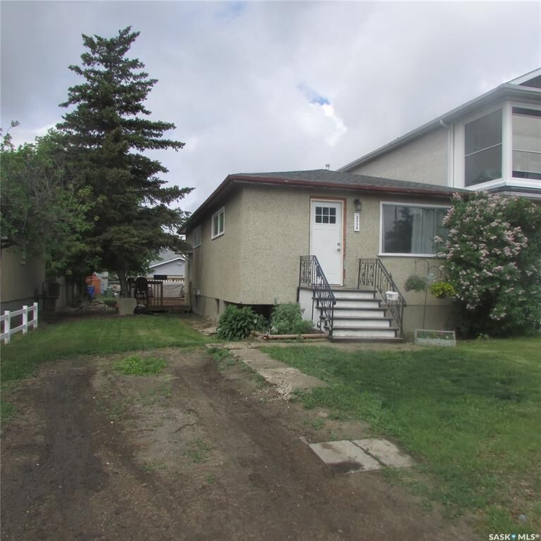 Photo de la propriété:  2058 Alexandra Street  SK S4T 4P5 