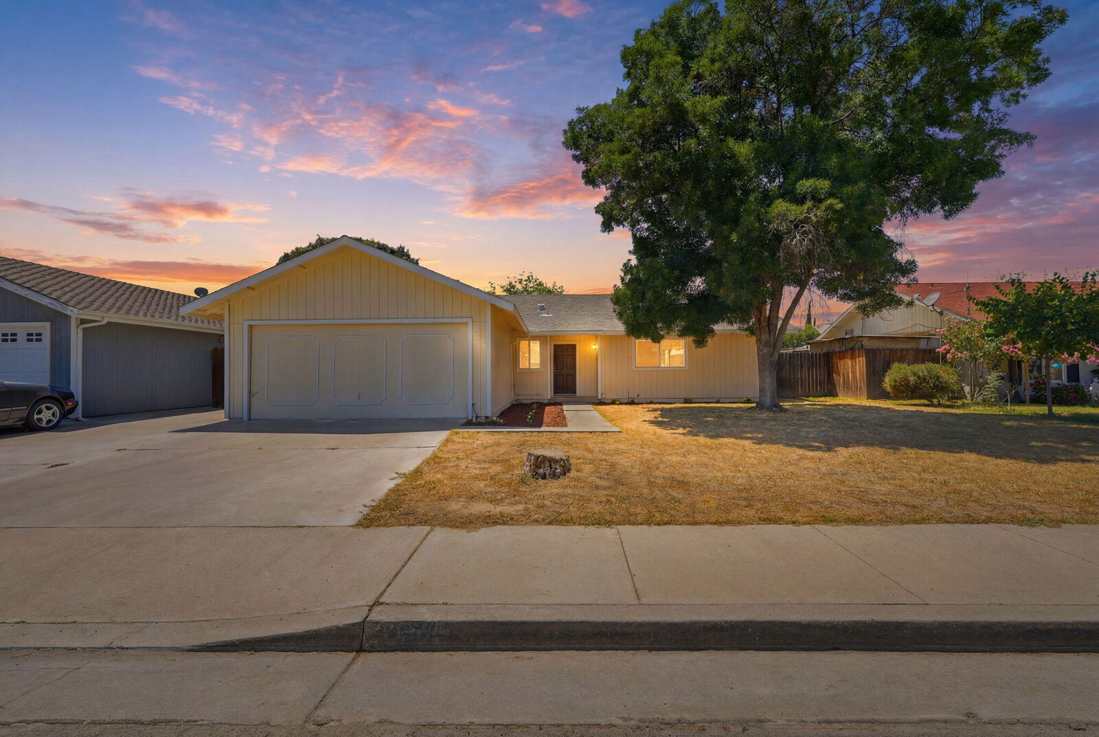 Property Photo: 1061 Greenfield Drive CA 93257