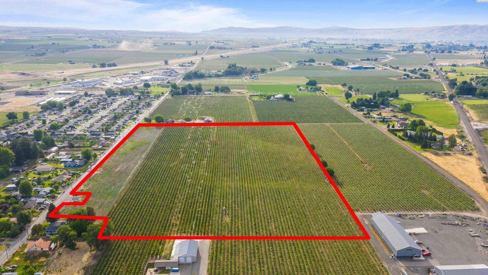 Property Photo:  32014 Nka Highland Rd.  WA 98930 