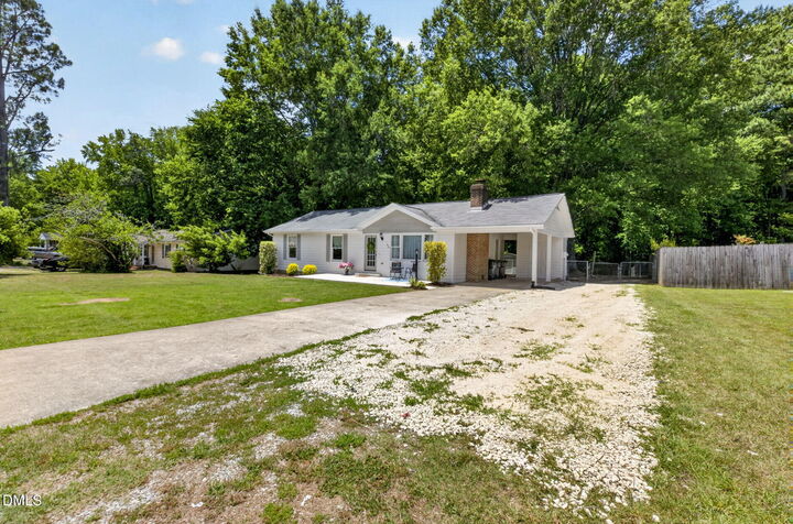 Property Photo:  324 Wendell Falls Parkway  NC 27591 