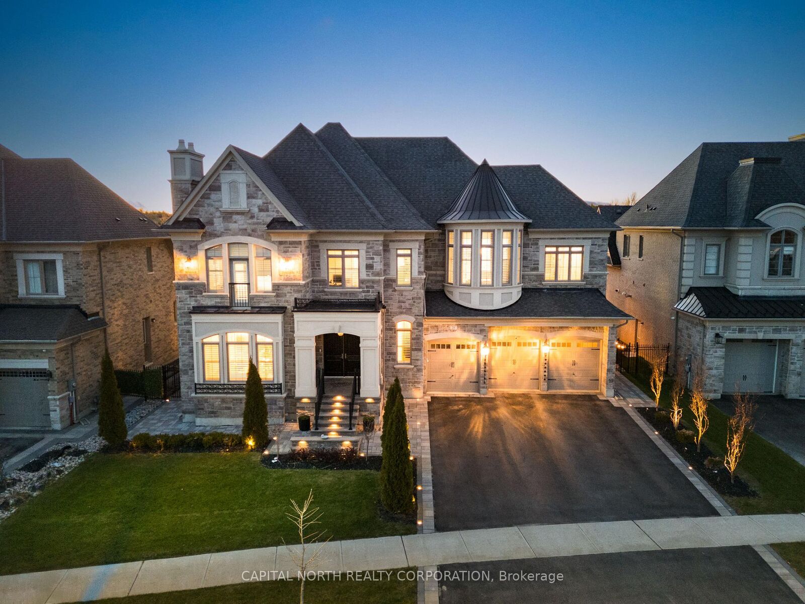 Property Photo: 28 James Stokes Court ON L7B 0M7