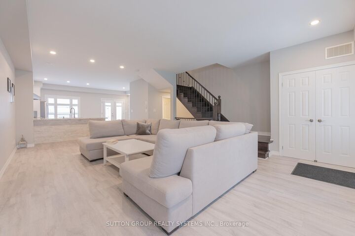 Property Photo: 2460 Prince Michael Drive 55 ON L6H 0G8