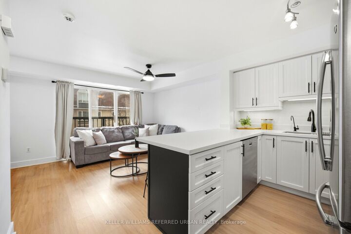 Property Photo: 125 George Appleton Way 2020 ON M3M 0A2