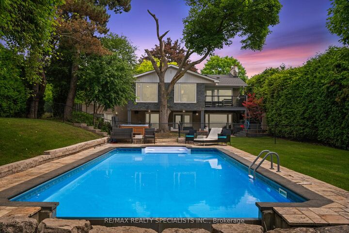Property Photo: 42 Heathview Avenue ON M2K 2C1