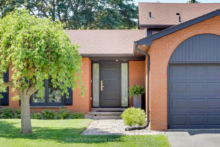 312 Pinegrove Road — photo 1