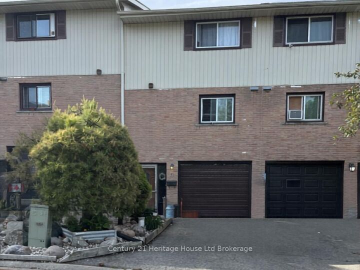 12 Marlboro Court — photo 1