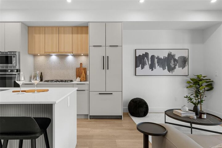 Property Photo: 2341 Bear Mountain Pkwy #304 BC V9B 6V1