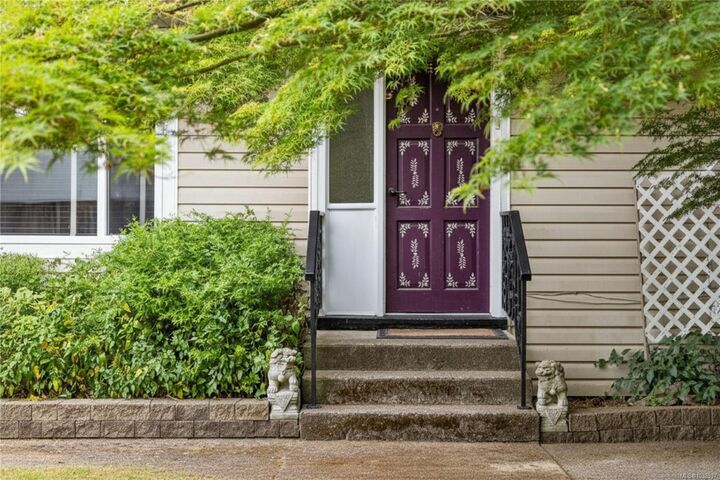 Property Photo:  1524 Pacific Cres  BC V9P 1X6 