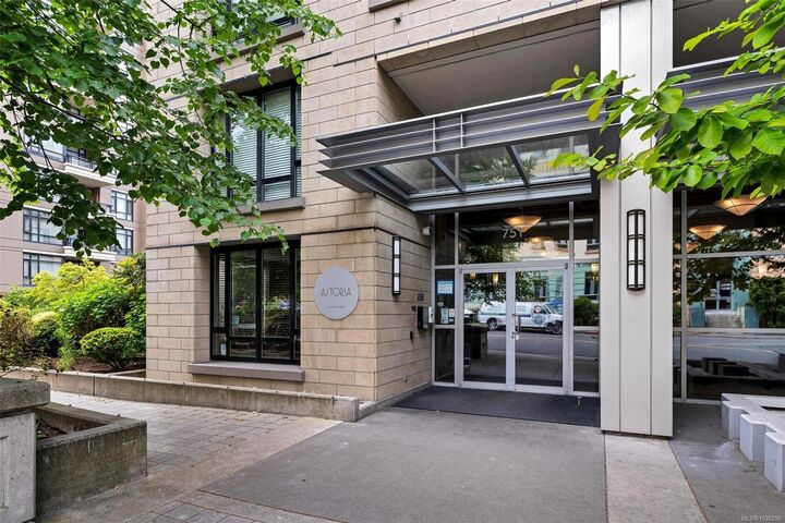 Property Photo:  751 Fairfield Rd #1502  BC V8W 4A4 