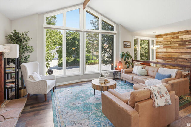 Property Photo: 8938 S Manchester Ln UT 84093