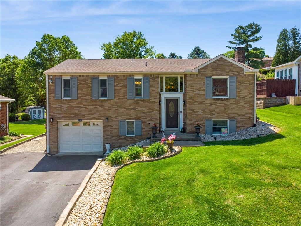 Property Photo:  1678 Diane Merle Dr  PA 15642 