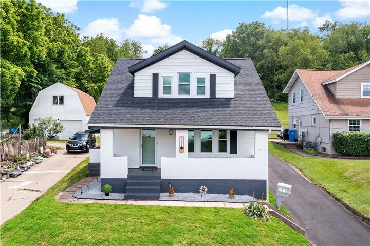 Property Photo: 3276 McRoberts PA 15234