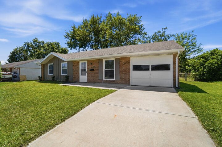 Property Photo:  3151 Vineyard Street  OH 45503 