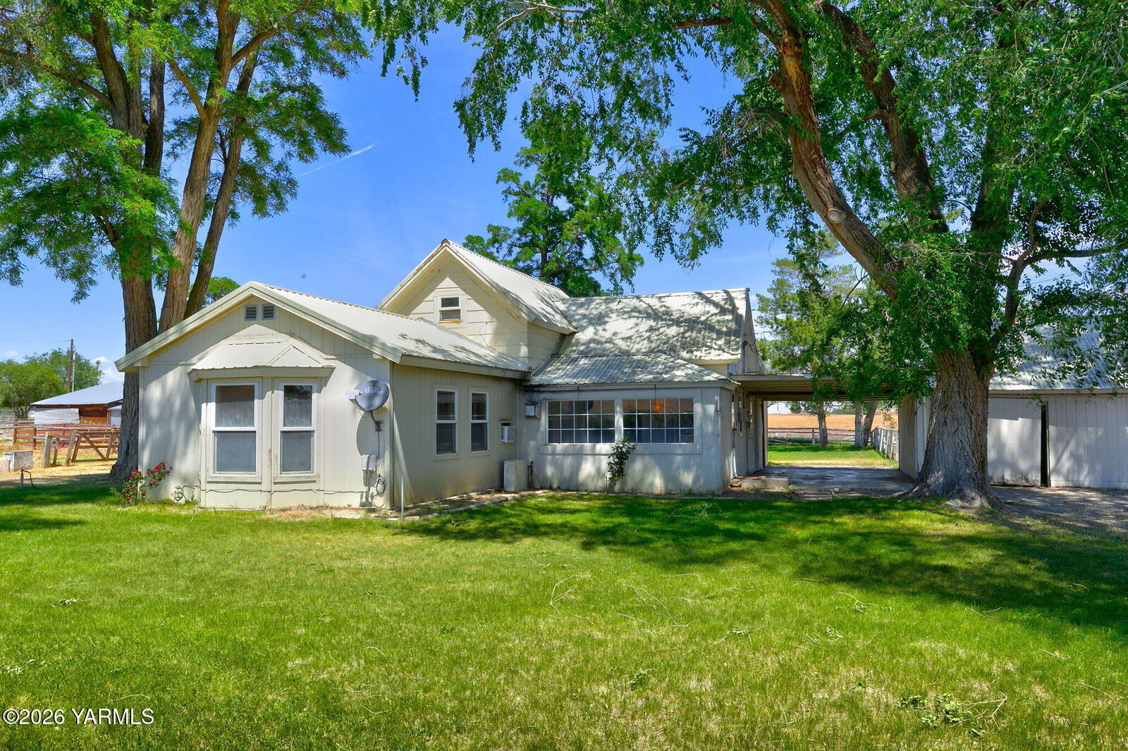 Property Photo: 5271 N Wenas Rd WA 98942