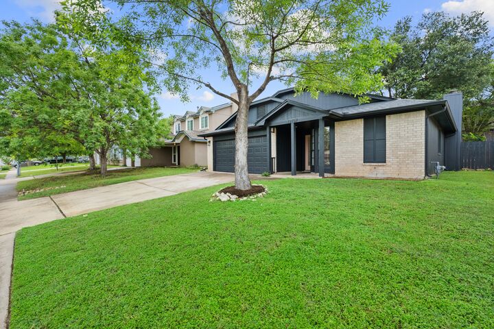 Property Photo: 12107 Shropshire Boulevard TX 78753