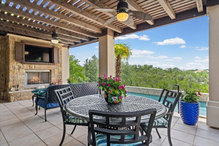 Property Photo:  16213 Rockies Run Summit  TX 78738 