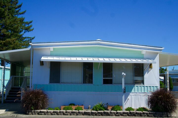 Property Photo:  211 Colonial Park Drive  CA 95403 