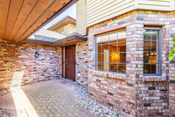 Property Photo: 1660 148 Street 3 BC V4A 7P5