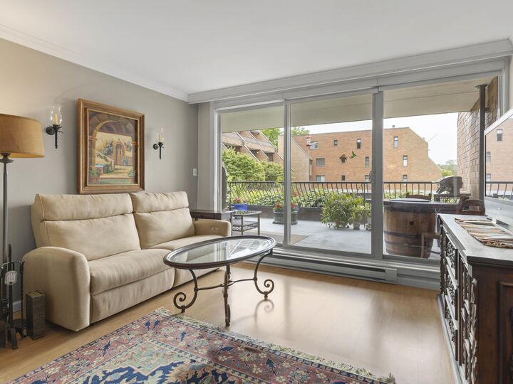 Property Photo:  4815 48 Avenue 105  BC V4K 1V2 
