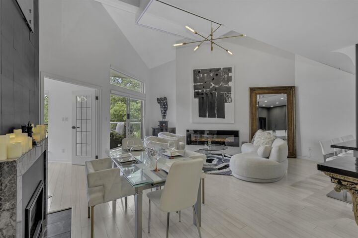 Property Photo: 33 Chesterfield Place 1306 BC V7M 3K4