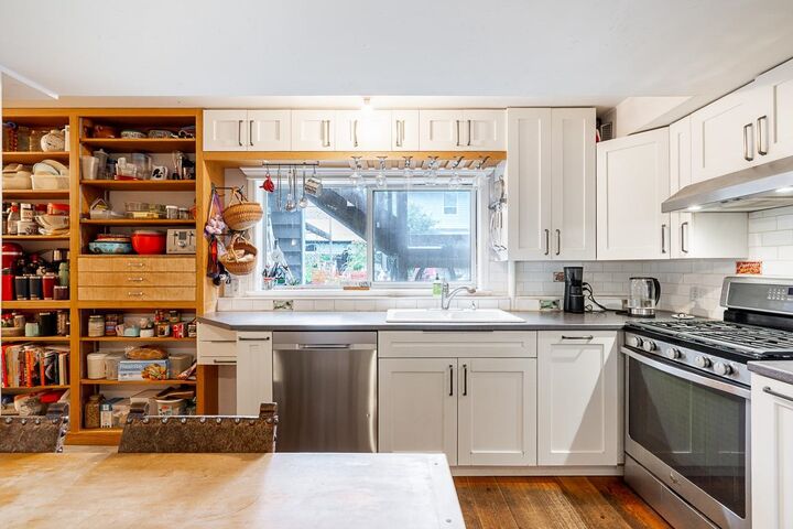 Property Photo: 15661 92 Avenue BC V4N 3C3