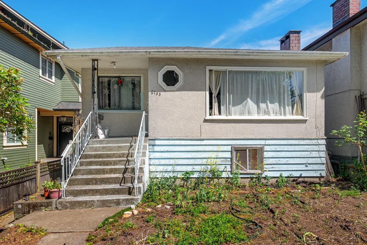Property Photo: 2733 E 28th Avenue BC V5R 1S1