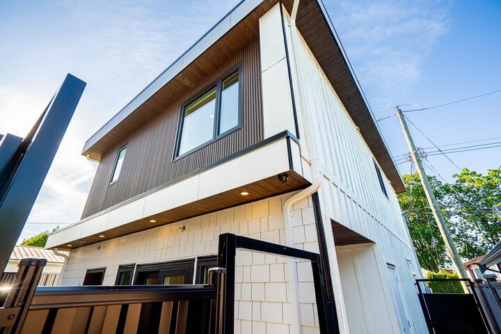 Property Photo:  2877 Cambridge Street  BC V5J 3Z1 