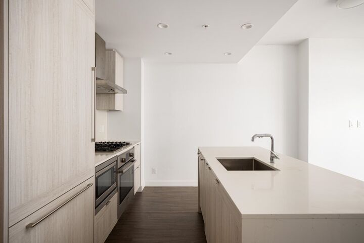 Property Photo:  2311 Beta Avenue 2604  BC V5C 0M1 