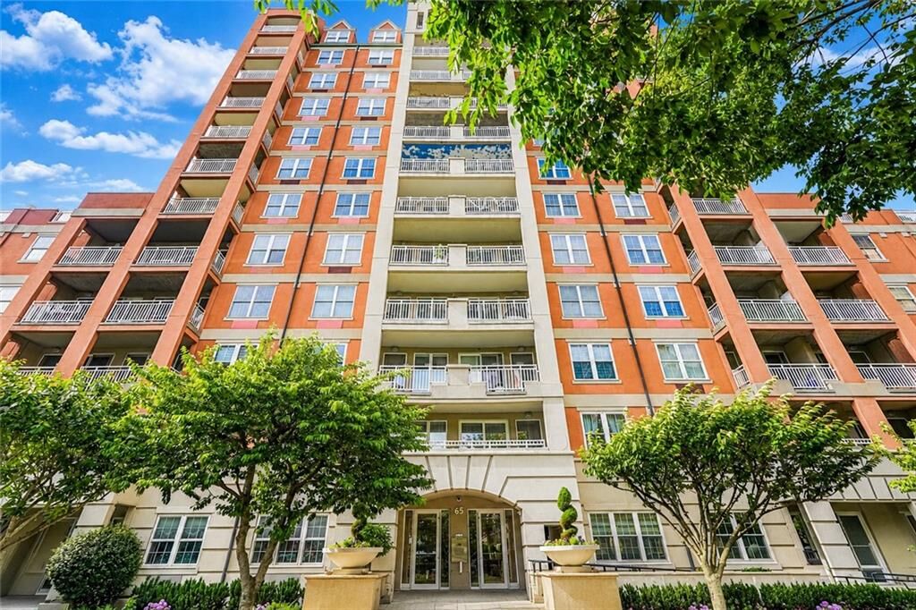 Property Photo: 65 Oceana Drive East 9B NY 11235
