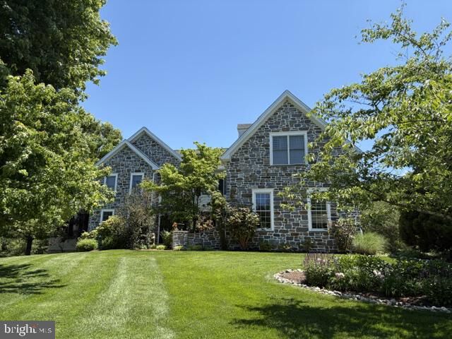 Property Photo:  1670 Royal Berkshire Circle  PA 19380 