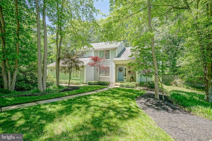 Property Photo:  8 Covenger Drive  NJ 08055 