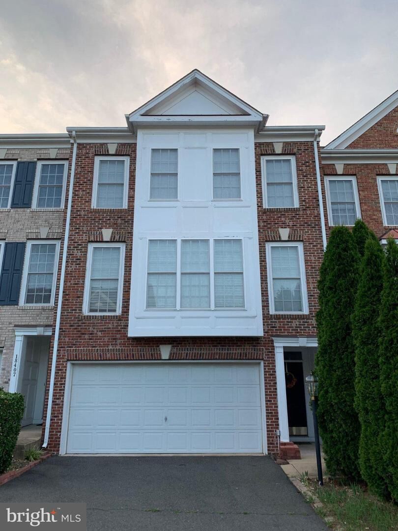 Property Photo: 18405 Sierra Square VA 20176