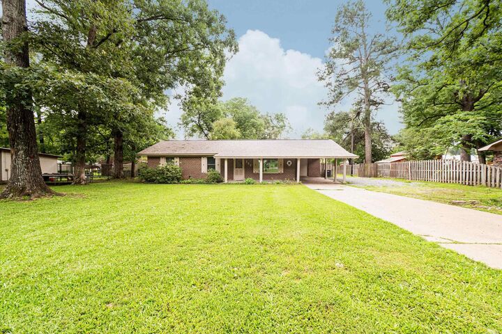 Property Photo: 202 Fish Street AR 71667