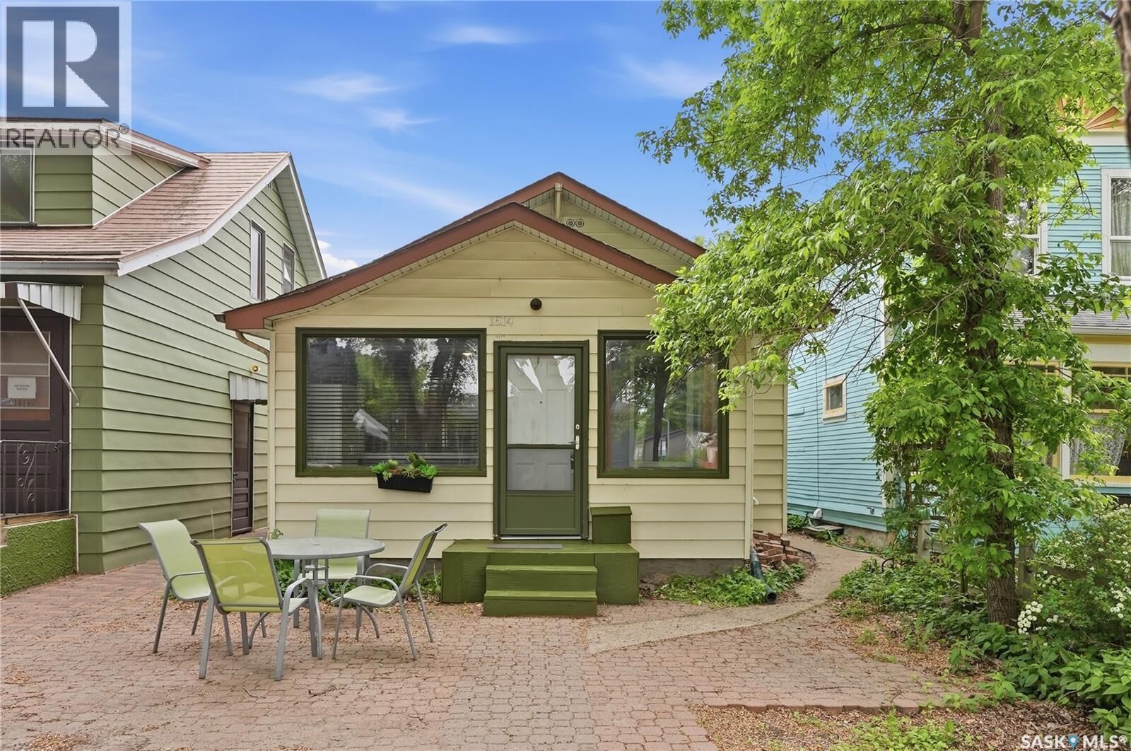 Property Photo: 1614 Lorne Avenue SK S7H 1Y1