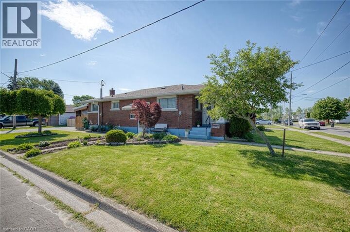 Property Photo: 813 Harriet Street ON L3B 2J5